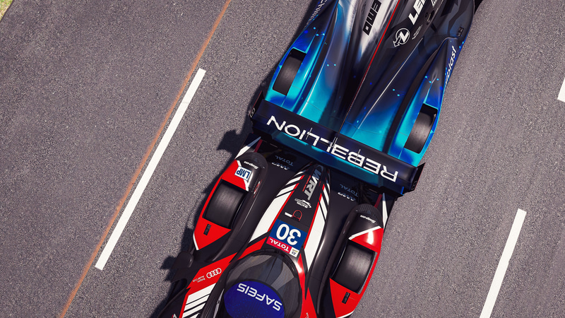 ゴール後のウイニングラップ、後ろの30号車が1号車を押している（写真：Xynamic Automotive Photography）