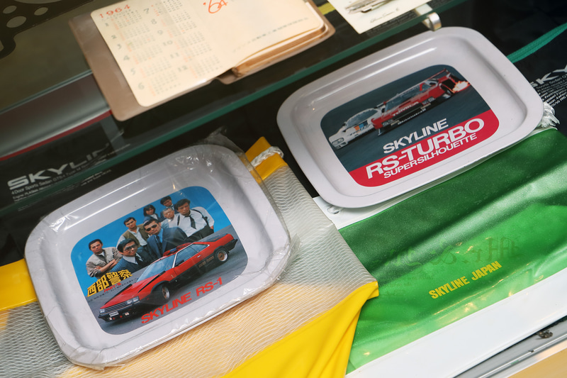 西部警察PART-IIIに登場するRS-1や、シルエットフォーミュラマシンなど赤/黒のR30型は今でも人気の高いモデルです