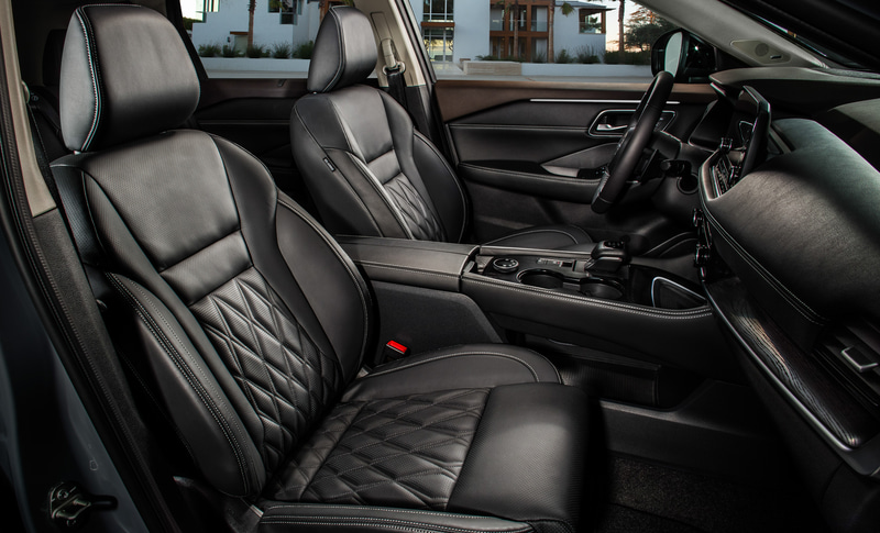 快適性が高められた新型ローグのインテリア