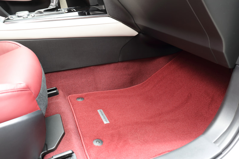 専用のフロアマット