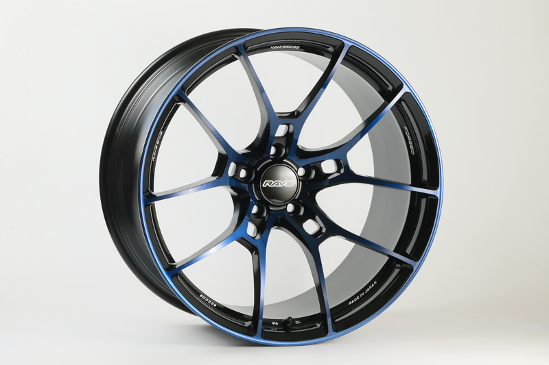 サイズは19インチ×7.5J～20インチ×12J、価格は9万8000円～11万6000円（税別）