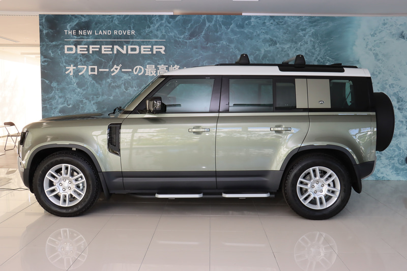 ボディカラーは「パンゲアグリーン」でルーフカラーは「ホワイト」