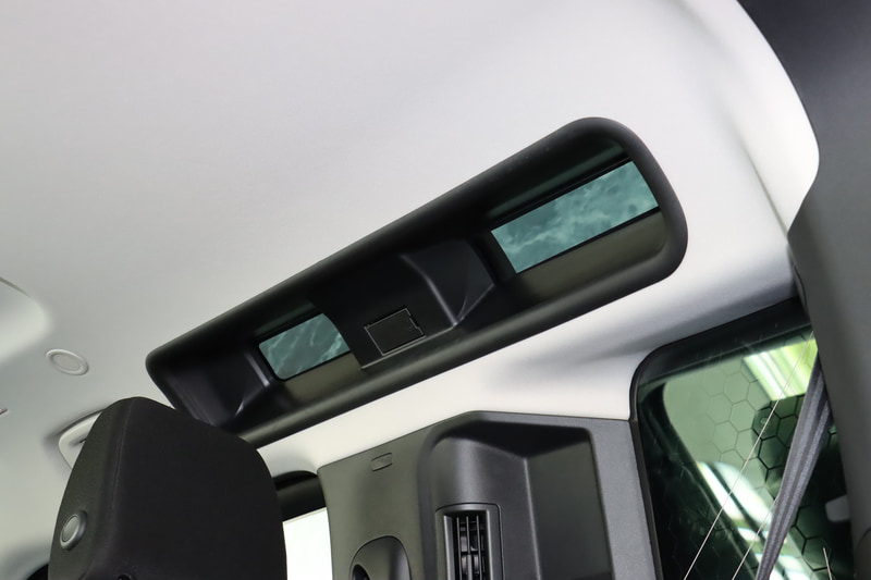 アルパインライトを車内から見上げたところ