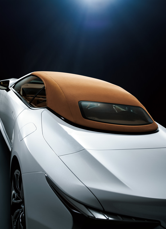 ソフトトップの材質や質感を吟味し、骨格と素材の張り具合を徹底的に検証することで、ルーフクローズ時にクーペのような美しいルーフラインとなるようこだわった