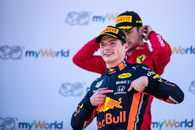 2019年シーズンに3勝を挙げたマックス・フェルスタッペン選手。アレクサンダー・アルボン選手を含め、今シーズンの活躍に期待がかかります