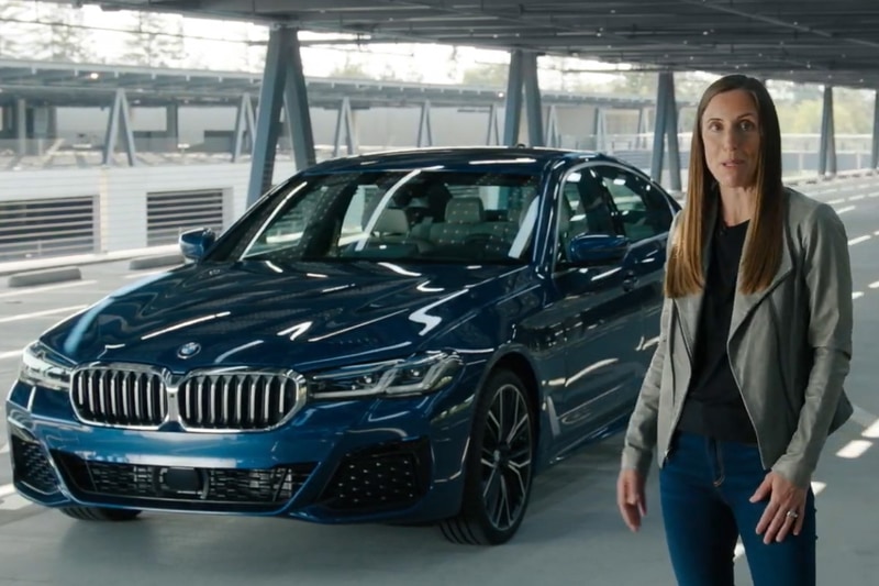 BMW 5シリーズでデジタルキーのデモが行なわれた