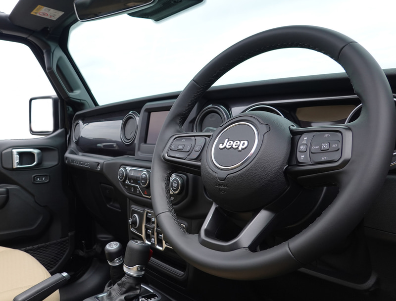 革巻きステアリングホイール