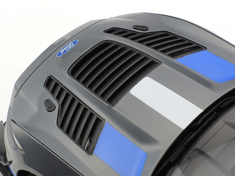 ボンネットのエアベントも緻密な仕上がり