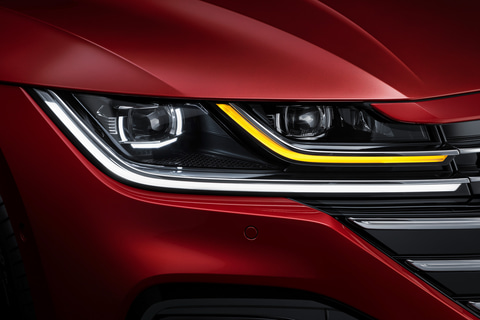 フォルクスワーゲン、新型「アルテオン」世界初公開。初のプラグイン