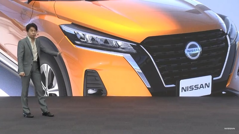 薄型ヘッドライトと進化したWグリルがポイント