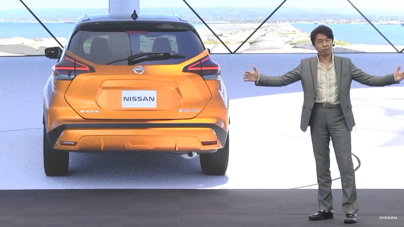 ワイドでしっかり感のあるリアビュー