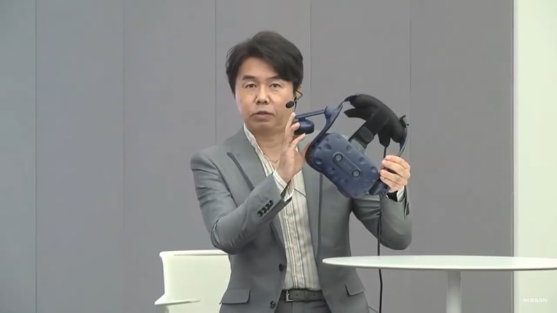 VRゴーグルを使用して内装を紹介してくれたデザイン責任者の入江氏