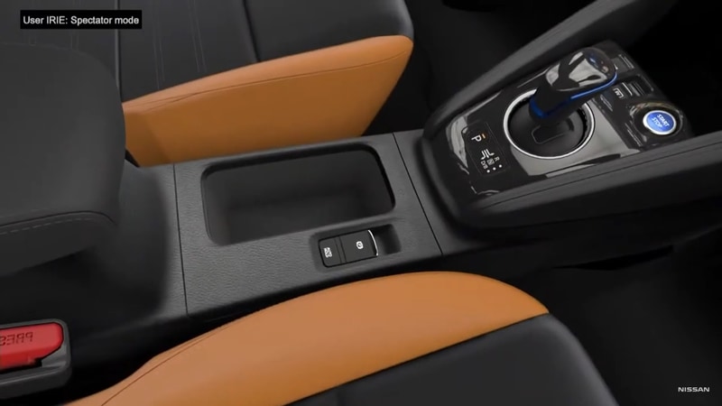 パーキングブレーキも電動タイプ