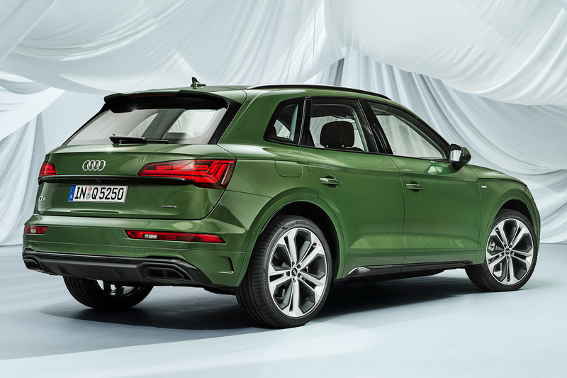 新型Q5。写真はS-LINEのブラックパッケージ