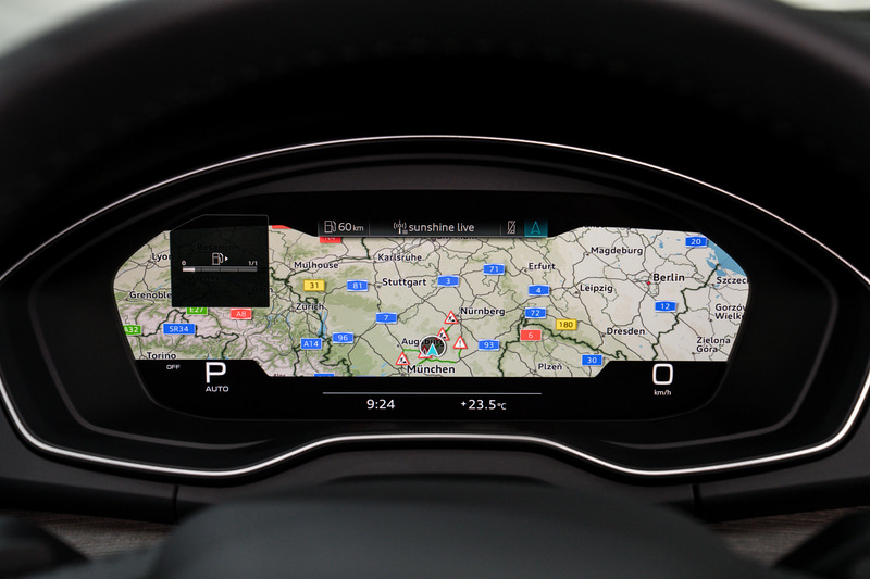 高解像度12.3インチディスプレイのアウディバーチャルコクピットプラスを用意