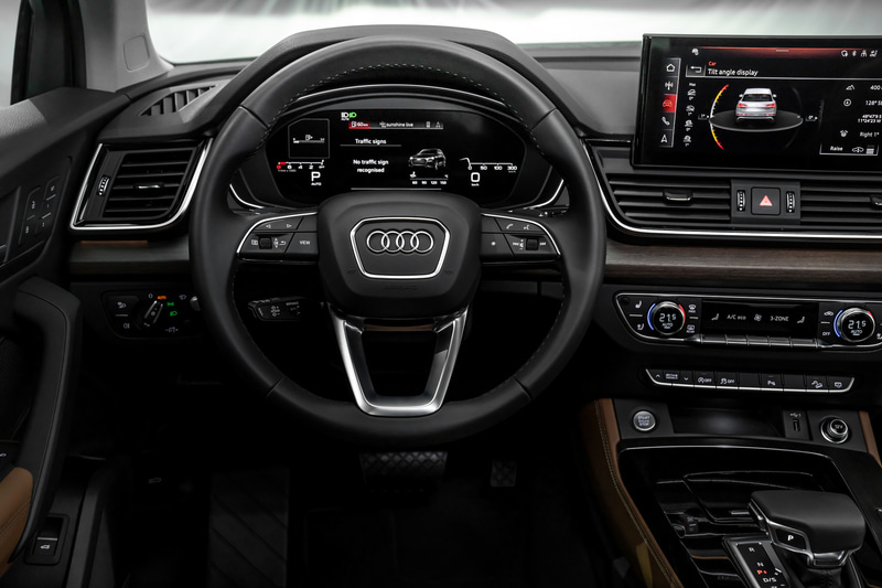 マルチファンクションステアリングホイールで操作可能