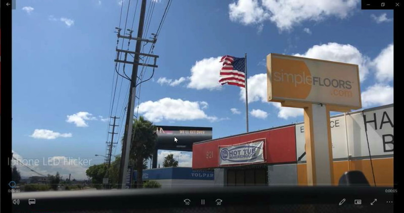 LFMがないiPhoneのカメラでディスプレイを撮影するとこのようにチラツキが発生する