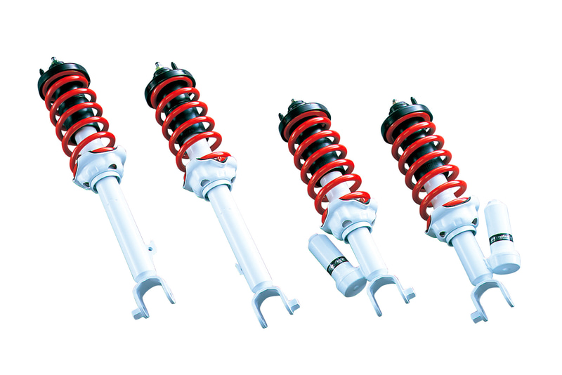 スポーツサスペンション。動的性能、走行性のコンセプトを“ワインディングマスター”と設定して一般道での気持ちのよい走りを表現するアイテムとした。また、スポーツサスペンションは当時とは異なるセッティングを施し、500セット限定でラインアップ。サスペンションセッティングは、現在のタイヤ性能、またフロントエアロバンパー、トランクスポイラー、リアストレーキといったエアロパーツとの組み合わせでパフォーマンスを発揮できるように変更。フロントのみ5段階の減衰力調整機構はそのままとし、様々なシチュエーションで楽しめるサスペンションセッティングとした