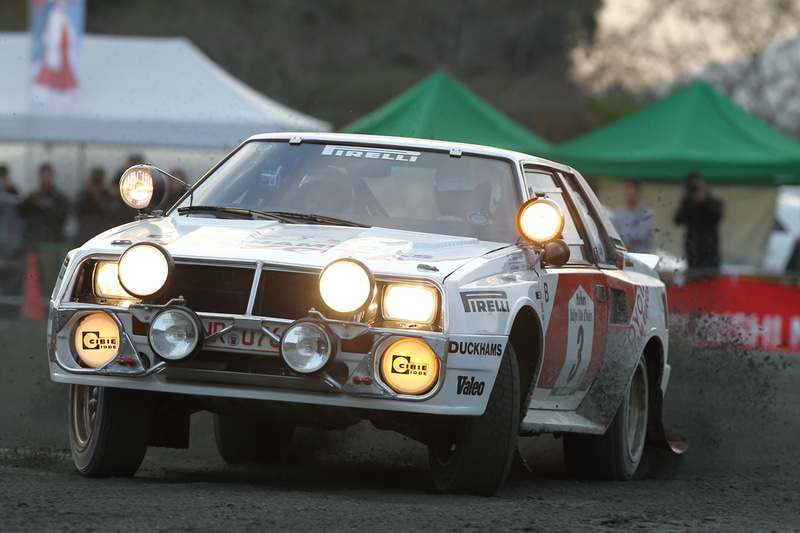 ビョルン・ワルデガルド氏によるTA64型のデモラン。2012年は新城ラリーのコースとして使用された林道で行なわれました