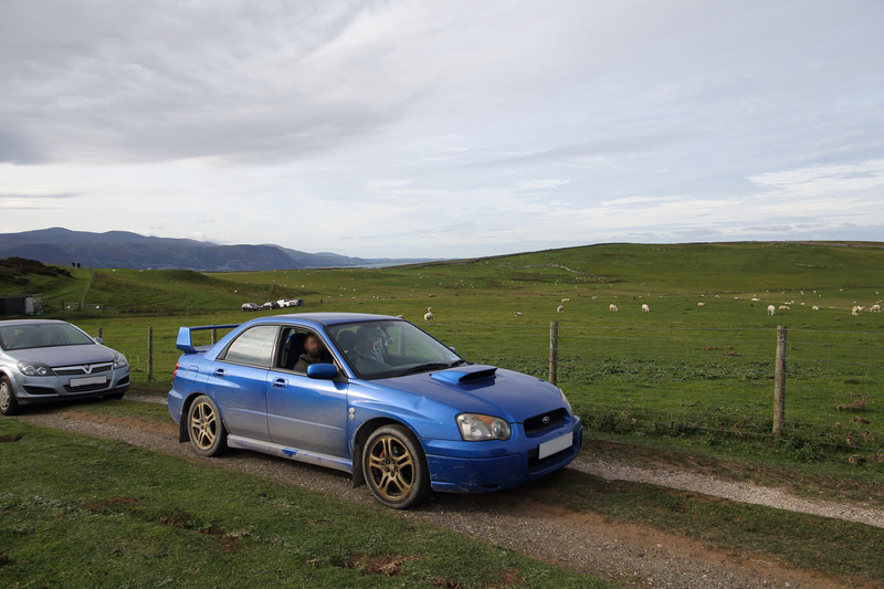 会場での展示、駐車場、SSへ向かう道、かつてWRCの世界で戦った日本の名車もよく見かけます