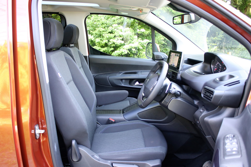 フロントシート