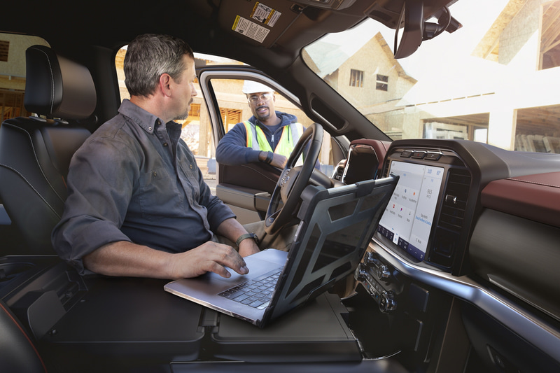 ノートパソコンなども使用できるスペースがうまれる