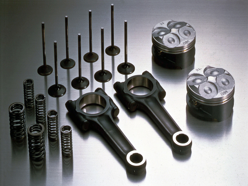 VFR750R（RC30）の再販売する純正部品の一例