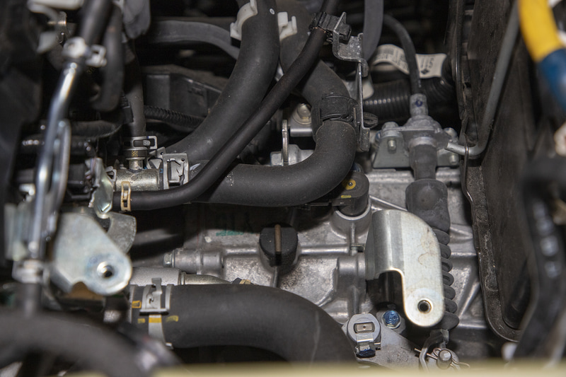 CVT本体からもアースを取る。スロットルボディアースとの組み合わせは「86」「BRZ」や「レヴォーグ」などでも行なっていて、レスポンスアップなどの効果が体感できるとのこと