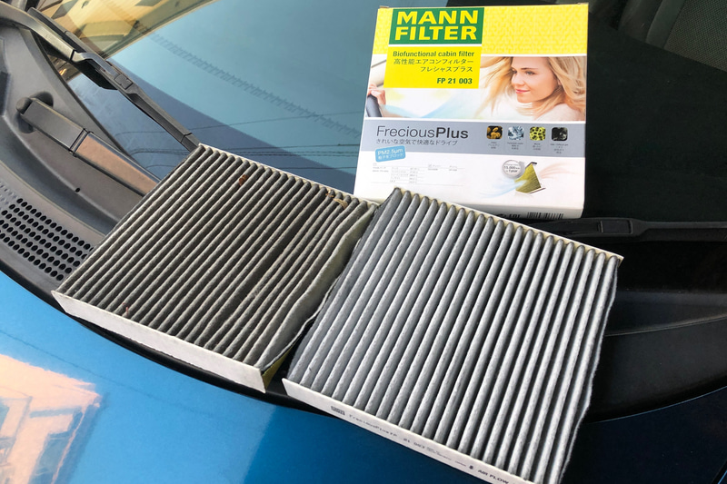 この4月で、愛車となって丸10年を迎えたCR-Zは、走行距離14万kmを超えてもまだまだ元気に活躍中です。5歳になった娘からは「後ろ狭いよ～」とクレームが来るようになってしまいましたが（笑）、なんのかんの言い訳しては買い替えを引き延ばしています。そんなCR-Zのエアコンフィルターは、2年前からマンウントフンメル社の「フレシャスプラス」を愛用。ポリフェノール層、活性炭層、除じん層の3層構造で、PM2.5以下の粒子まで取り除いてくれて、菌の繁殖を防ぐ効果も証明されている頼れる存在です