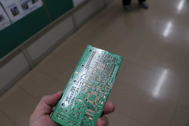 自分の手にきちんと技術を持った人材が、機械のセッティングを行なうほうがよいと考えている