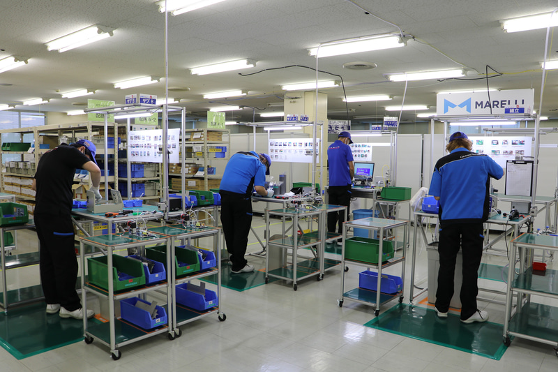 2階にある組み立て工程の前半パート