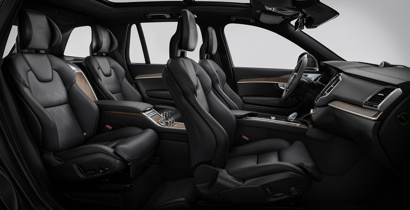 7人乗りのXC90を4人乗りに変更し、広々とした後席を実現