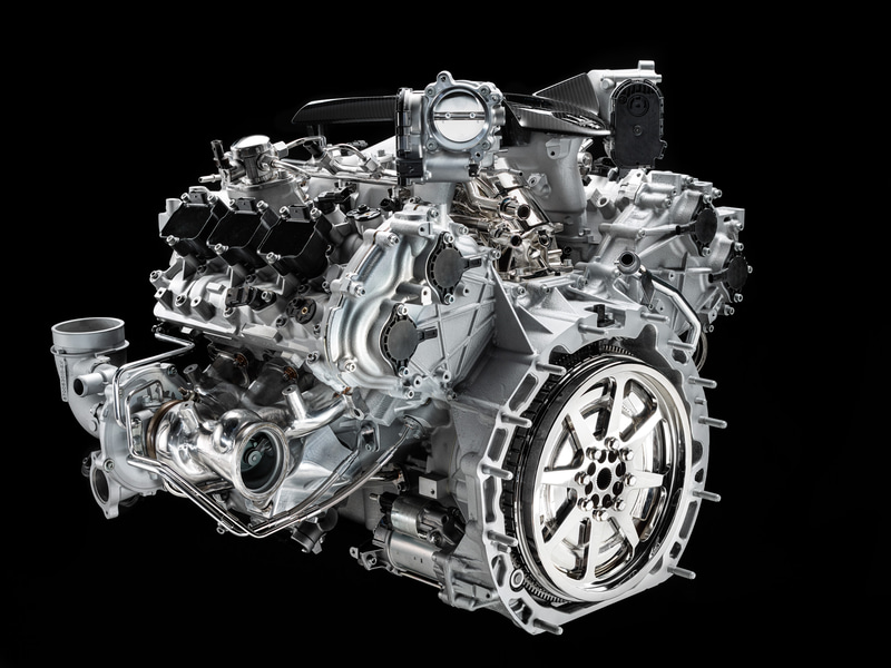 最高出力630PS/7500rpm、最大トルク730Nm/3000-5500rpmを発生するV型6気筒 3.0リッターツインターボエンジン