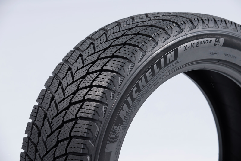 コンパウンドもトレッドパターンも一新