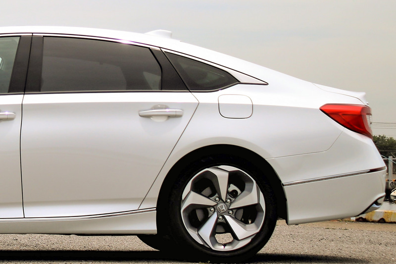 6ライトのクォーターウィンドウを初採用