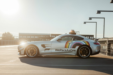 メルセデス・ベンツ、2020年シーズンのF1セーフティカー公開