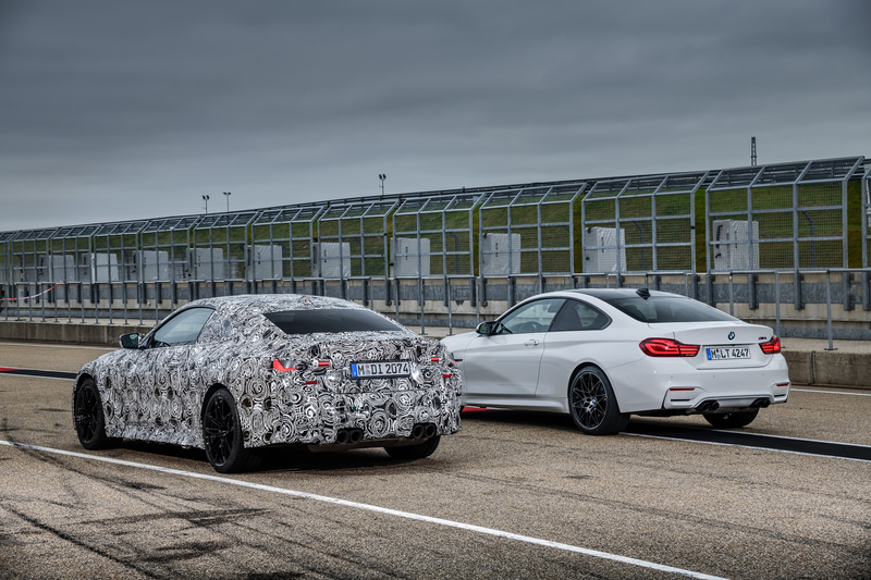 3.0リッター直列6気筒エンジン