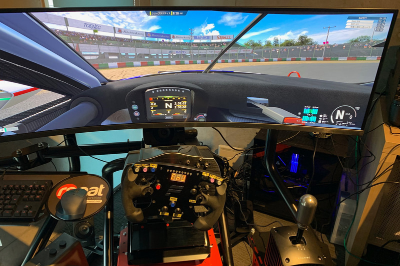 GT-Rで走った鈴鹿。1コーナーの外側に止めてみた