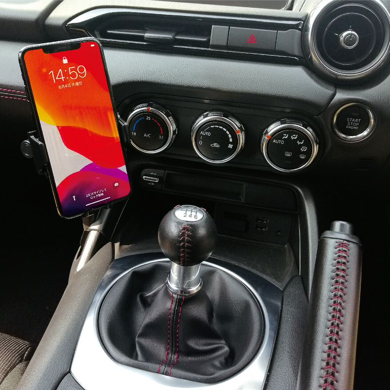 専用設計の「マツダロードスター専用スタンド」を発売