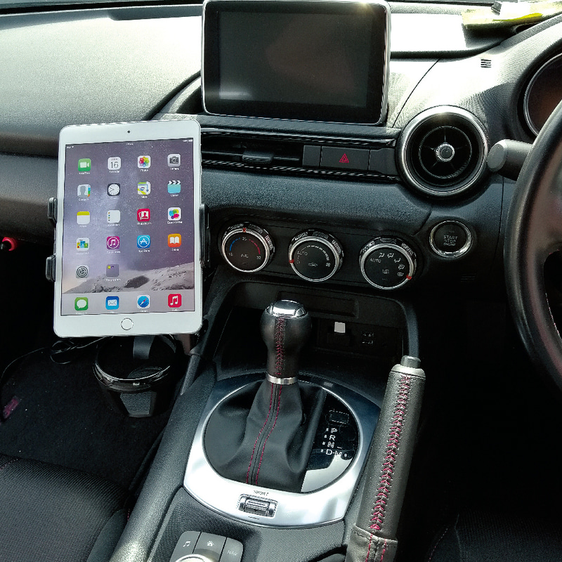 ヘッドに同社のホルダーを組み合わせることでタブレットを固定することもできる