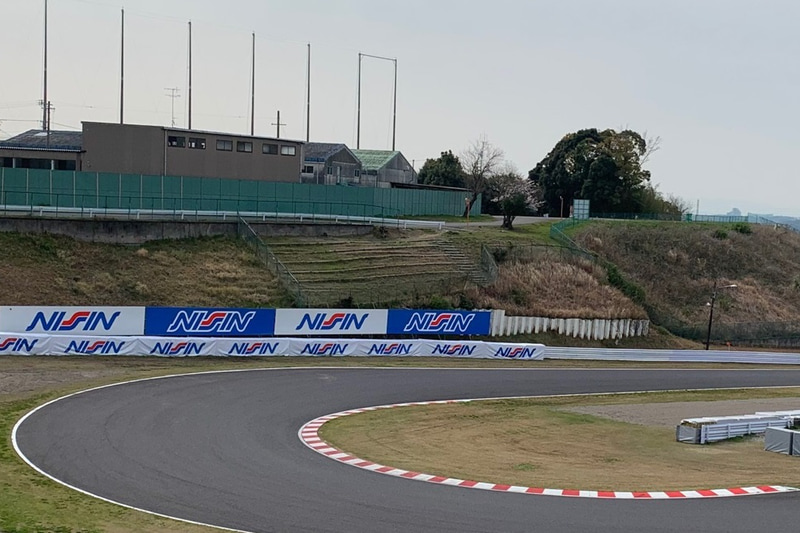 鈴鹿サーキット“ヘアピンカーブ”がネーミングライツで「NISSINブレーキヘアピン」に