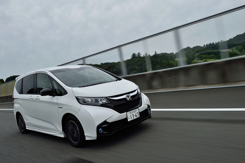 まずはマイチェン前モデルから試乗