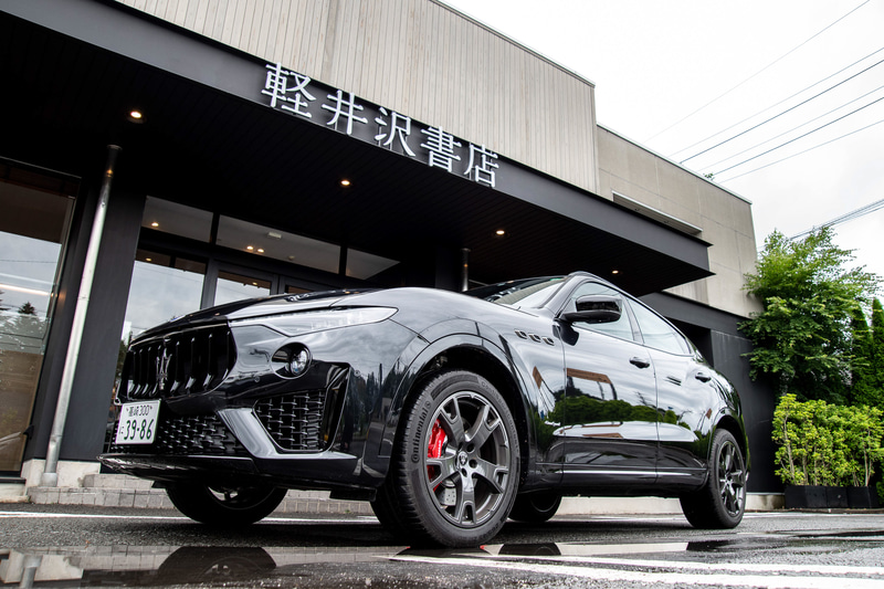 マセラティが軽井沢に期間限定カフェをオープン