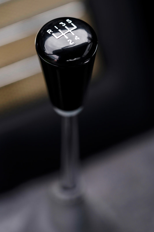 シフトレバーの脱出用ボタン