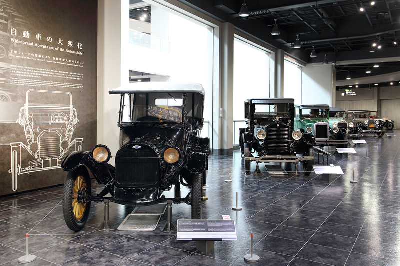 フォードモデルTのライバルとして登場した「シボレー シリーズ490（1918年 アメリカ）」や「エセックス コーチ（1923年 アメリカ）、のちに生産台数でフォードモデルTを抜き世界のベストセラーカーとなった「シボレー スペリア シリーズK（1925年 アメリカ）」など大衆車がズラリと並んでいます