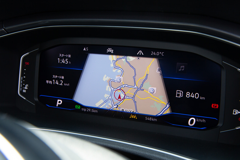 デジタルメータークラスター“Active Info Display”