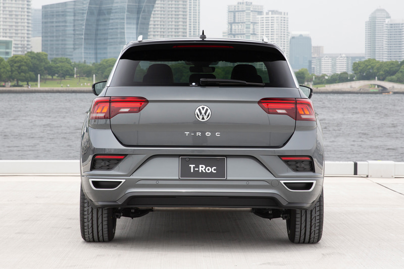 新型T-Rocのボディサイズは4240×1825×1590mm（全長×全幅×全高。TDI R-Lineの全長は4250mm）写真はT-Roc TDI R-Line