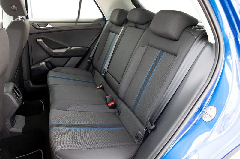 T-Roc TDI Style Design Packageのインテリア。ボディカラーで「ターメリックイエローメタリック」「ラヴェンナブルーメタリック」を選択した場合は、インテリアもボディカラー同色系のイエローもしくはブルーにカラーコーディネートされる