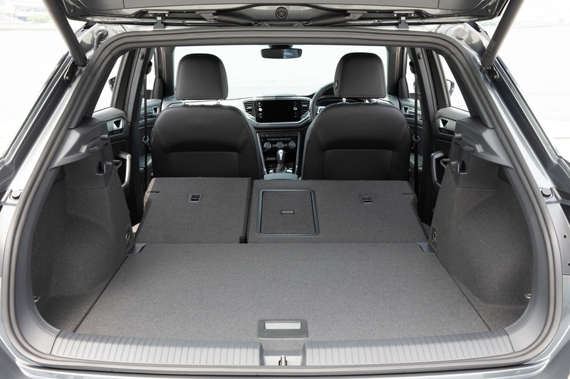 T-Roc TDI R-Lineの荷室スペース