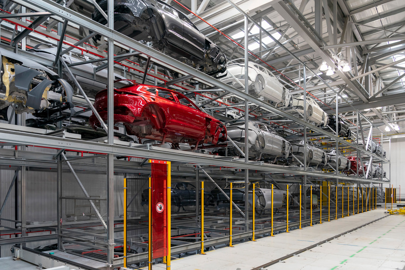 新型DBXの生産の様子